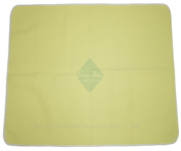 China Yellow Microfiber cleaning cloths Manufacturer Suede Towel Washcloth Supplier